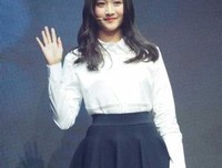 深夜搂肩不避嫌，90后女神也名花有主了？！