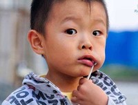 看你的表情，我便尝到了甜