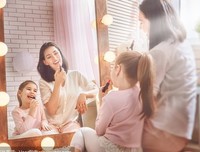 《打想看镜中人》的句子