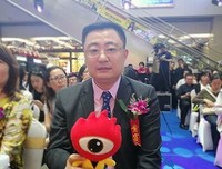 金莎张雨绮都聊不动的男生，伊能静只用两个字就搞定？
