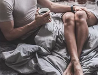 “爸妈反对，男朋友让我未婚先孕。”