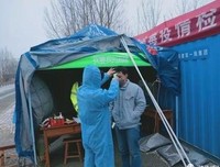 生活难，难在风霜雨雪，不难在真心对待