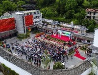 王来生：董村戏台