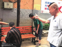 小区里的亮丽风景线