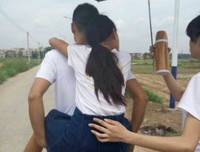 谁都是一边受伤，一边学会坚强