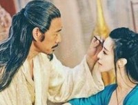 为卿画眉共浮生，梦盼烟花泪衣袂。名句欣赏