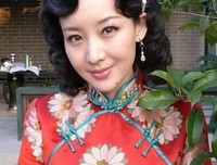 抛儿弃女嫁富豪老公，老公去世后道德绑架被弃儿子：如