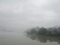 诗二首·故乡的雨没有落进泥土里·把无私的爱送给每一