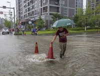 暴雨突袭