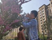 “有娃后，老公每天都上180次厕所~”