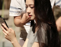 娱乐圈最后一位人淡如菊也崩了...