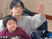 “女朋友是丑八怪，同居后，我乐坏了！”