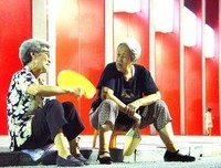 离婚后，被碎嘴邻居婆婆传我和男人同居了。
