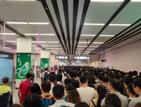 人潮拥挤句子大全