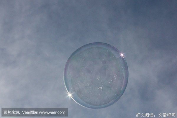 飞不高的肥皂泡泡