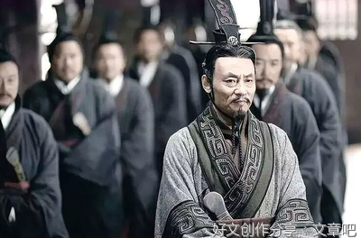 不起眼的稻草