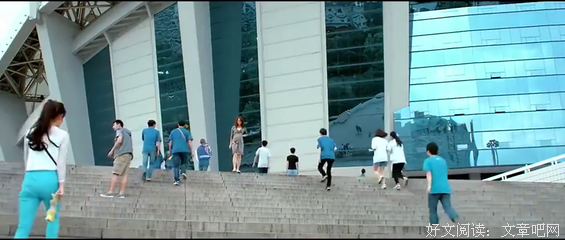 这个男人心里有鬼。