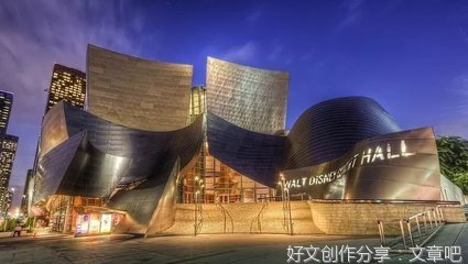 上海的“双城记”