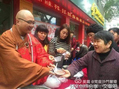 不需三祇修福慧，但凭六字出乾坤