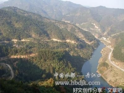 铲平崎岖路，修通康庄道
