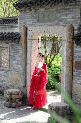 举目见日，不见长安，亦不见你