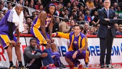 16个月大的格格，竟然无比喜爱玩篮球