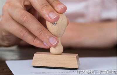 做亲子鉴定，大儿子不是亲生的；法院离婚时，原来小儿子也不是亲