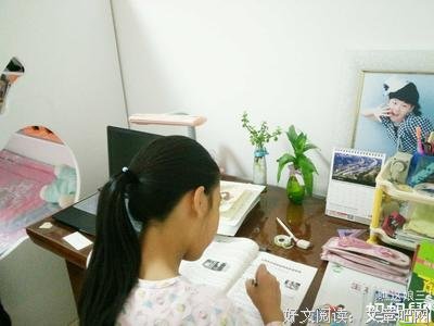 宝贝开始学弹琴