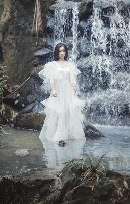 春雨落