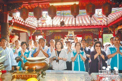 鹿死谁手
