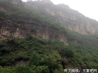 小河水流淌