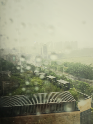 雨一直下