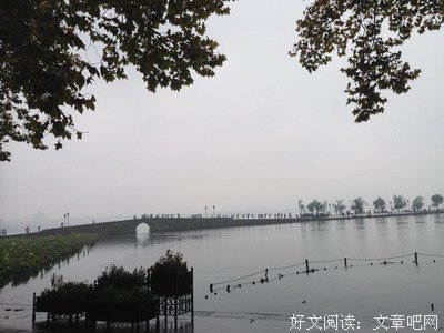 西湖的雨