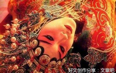 吃不了自律的苦，就得受平庸的罪