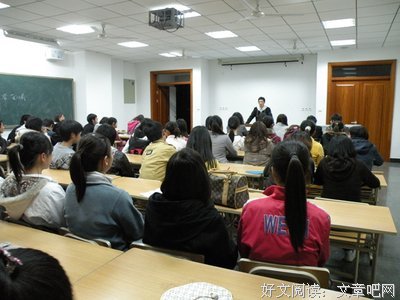 中国矿业大学资源学院院980青协举办禾润福利院志愿活动