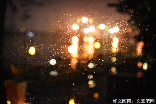 夜半雨声扰清梦