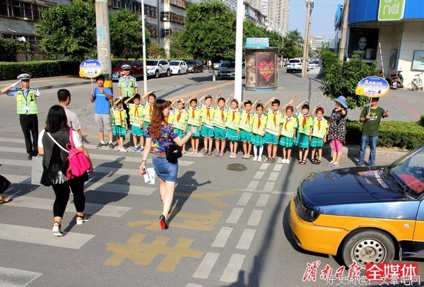  50人都姓“康”彰显城市的温度