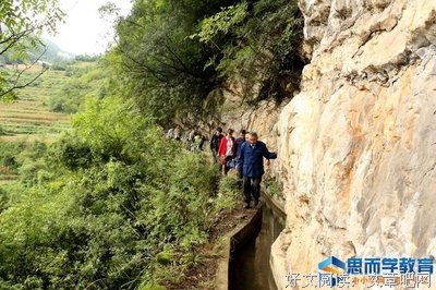  推进脱贫攻坚要积极发扬黄大发的“筑渠”精神