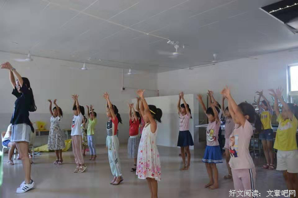 “纸鸢”社会实践队之舞蹈课堂