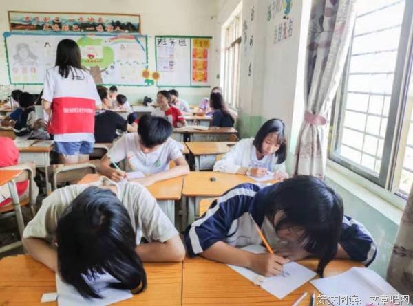 “瞭望”队与学生共绘最美的模样