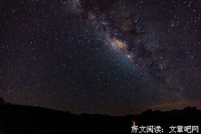 “夏乡萤火”实践队开设歌唱小课堂