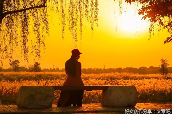 别人尊重你，不是因为你优秀，而是……
