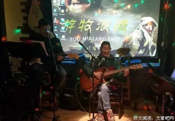 戒烟四年的爸爸又开始抽烟了：老年人的生活品质该如何保证？