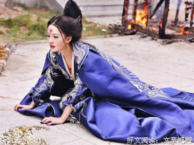 爱要多深，才能自甘如此卑微