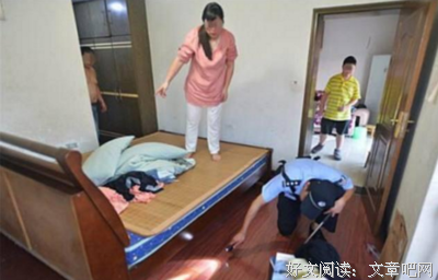 想着给他一个惊喜，却不聊房门打开的那一瞬间，惊喜变成了惊吓
