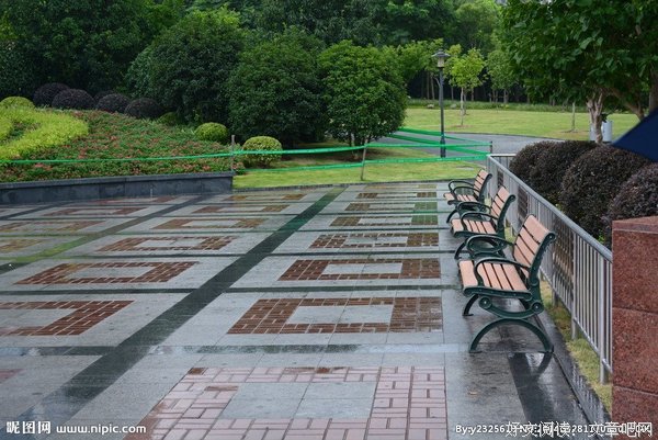 细雨闹冬夜，愁绪入梦里，再烦恼的心事，睡一觉都会忘掉