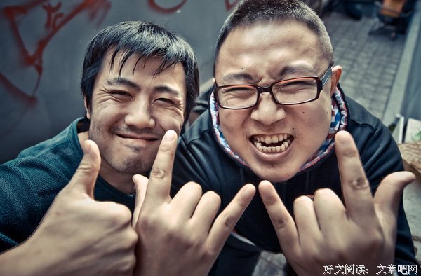 人要学会简单地相信一些事，更要懂得认真地怀疑很多事