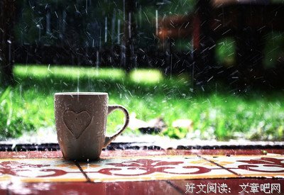 听雨檐下，不是雨太清冽，只是我已经不是那个人