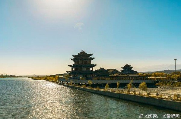 雨水还没落地就被蒸发了，干得冒烟的嘉峪关，怎么成了“湖城”