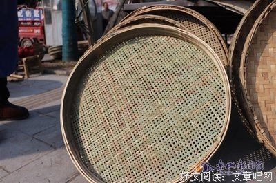 万生万灵还是要在这浮尘中活上一回，尽管一死后万般皆空